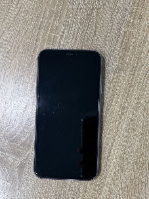 iPhone 11 в хорошем состоянии
