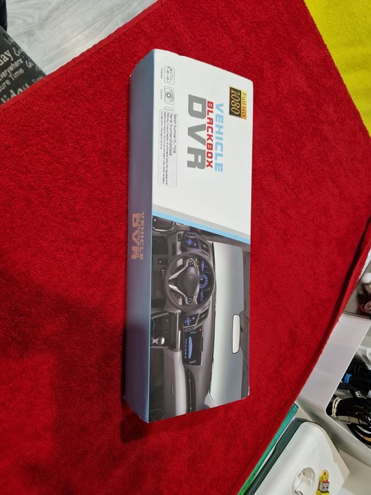 Oglinda retrovizoare cu camera auto Full HD