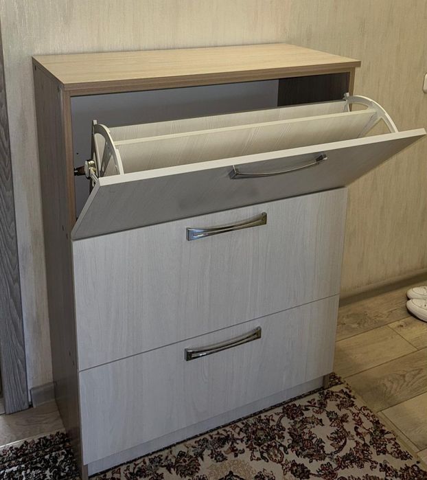 Обувница в отличном состояния