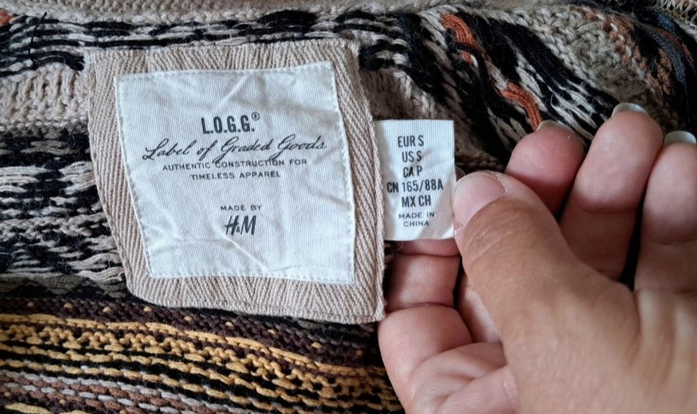 Cardigan deosebit, de la H&M