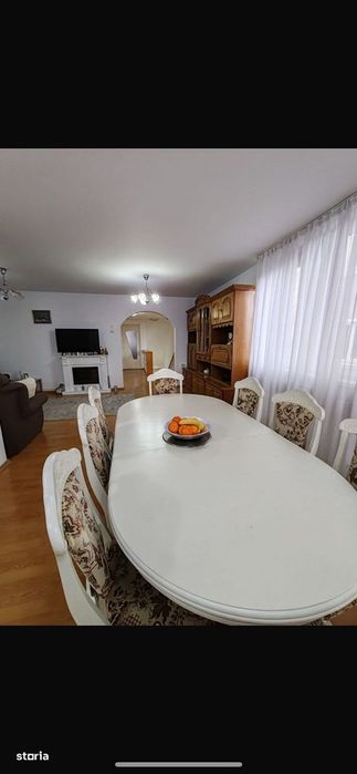 Apartament la casa + 200 mp teren, zona centrala