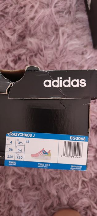 Adidași marca Adidas cloudfoom.
