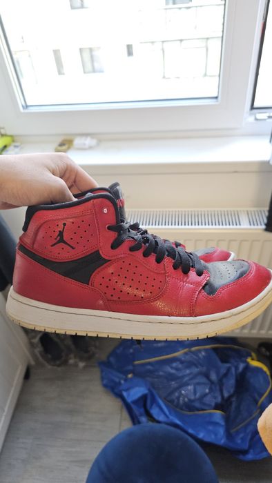 Jordan Access gym red