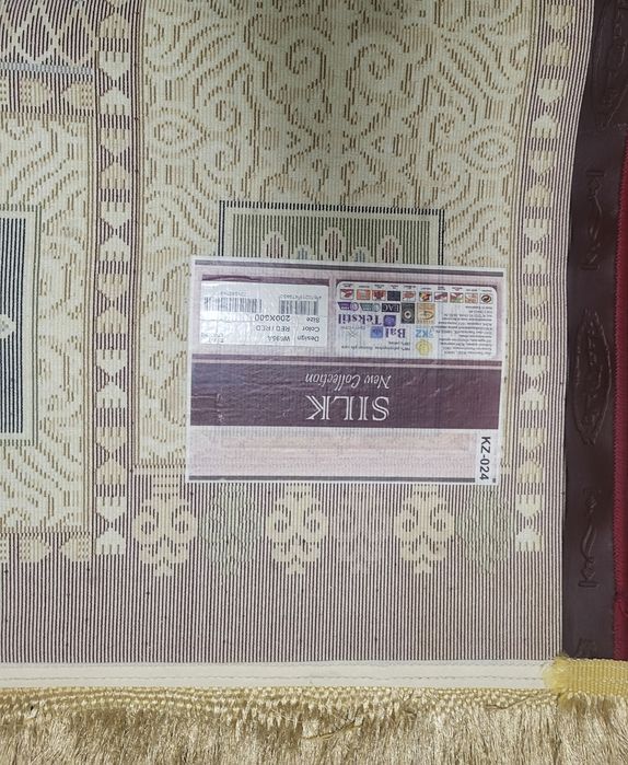 Продам  ковры 300см×200см оригинал,размеры разные