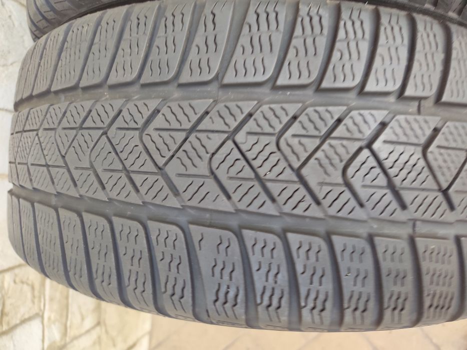 Зимни гуми PIRELLI 215/40/18 Sottozero 3 2154018