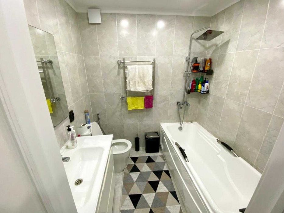 Продам 2 ком кв мкрн Болашак Алишер Империя