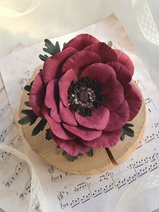 Брошь цветок ручной работы