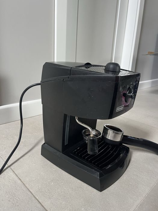 Кафемашина Delonghi с ръкохватка