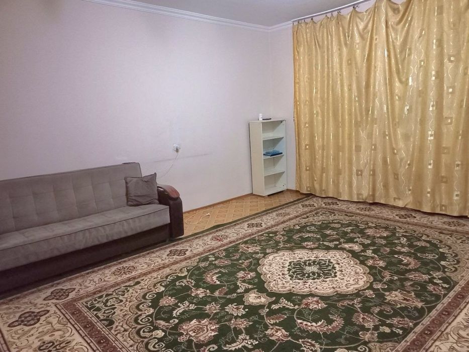 2/6/9 Рисовый базар Продается 2 комн квартира 63 кв Risoviy bozor