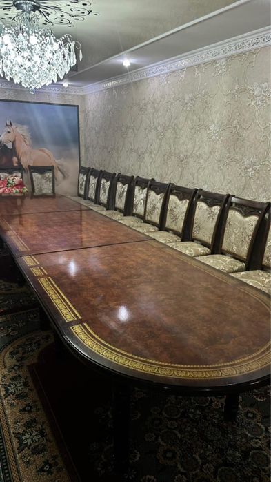 Стол и стулья сатылады срочна