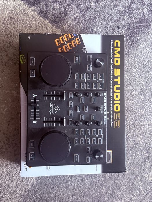 Vand controller DJ Behringer cmd studio 2a