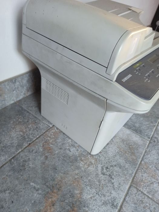 Monitor, imprimanta, unitate