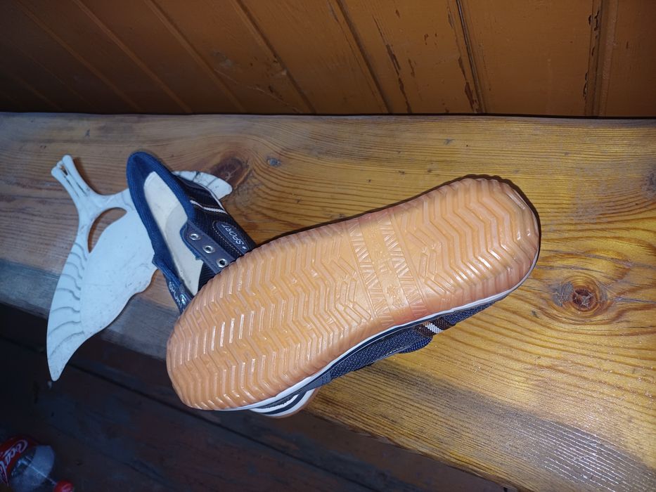 Кеды 40или 41 размер .новые