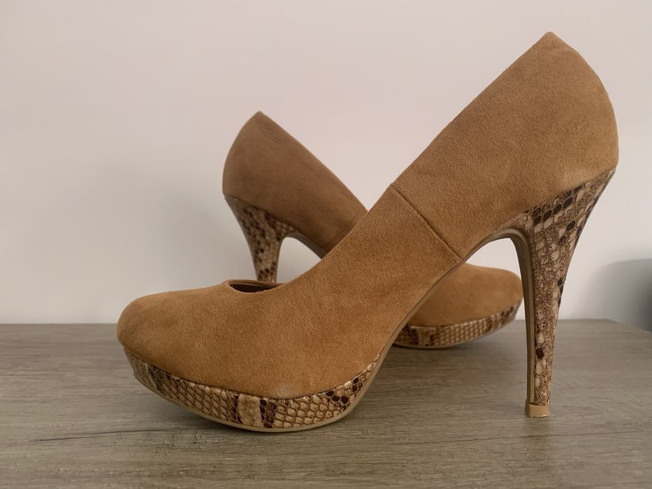 Високи обувки