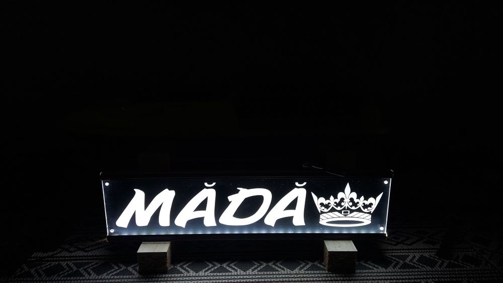 Plãcute luminoase personalizate