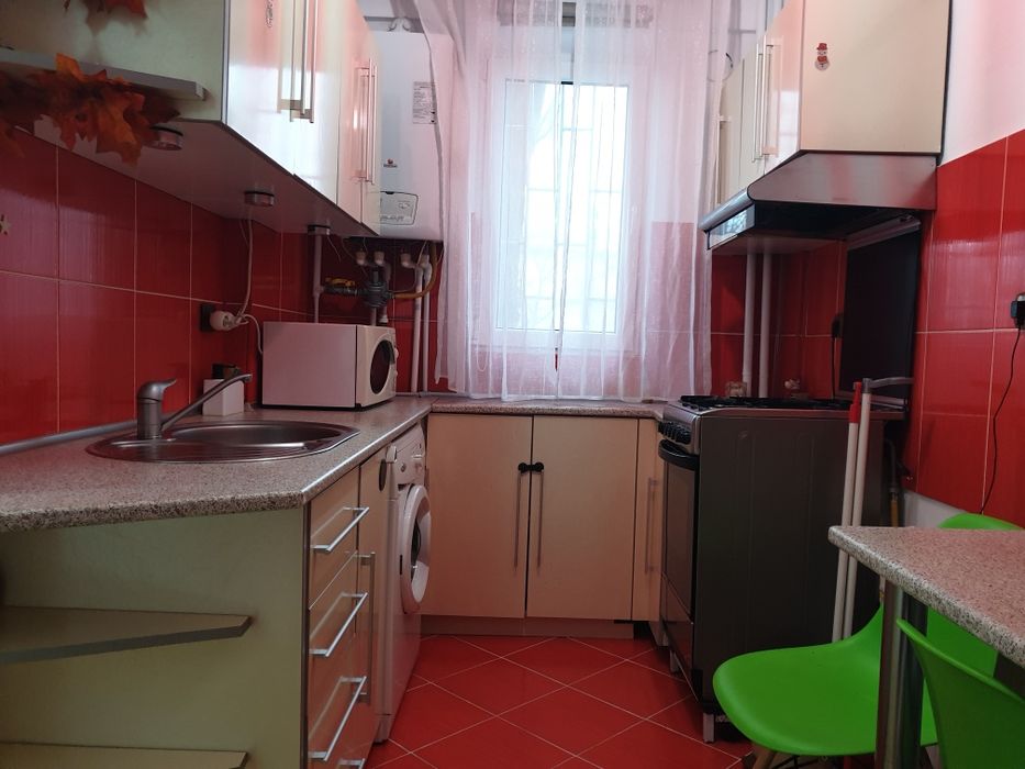 Închiriere apartament 2 camere semidecomandat Micro 17