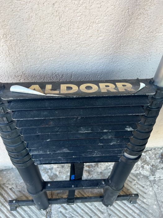 Продавам професионална стълба