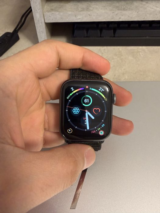 Apple Watch Series 4 Nike 44 mm – Space Gray – 7 curele + accesorii