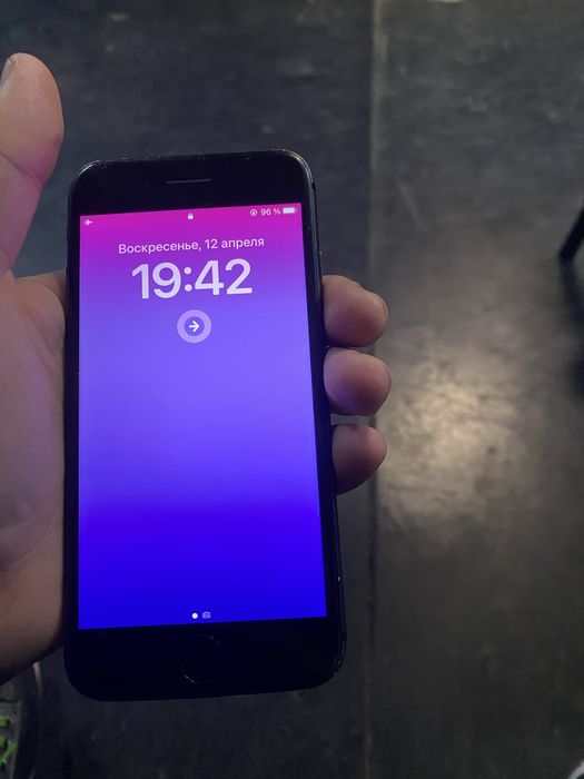 Айфон 8 64гб,емкость аккум 100% (ЦЕНА ДОГОВОРНАЯ)