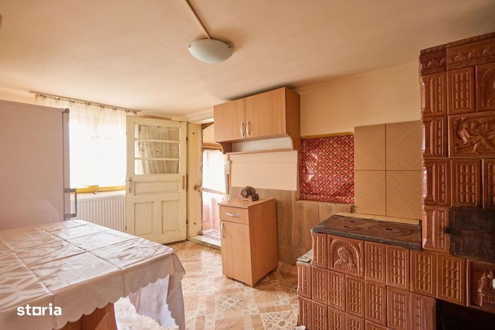 Casa individuala  Leresti la strada principala+ teren 831 mp, utilitat