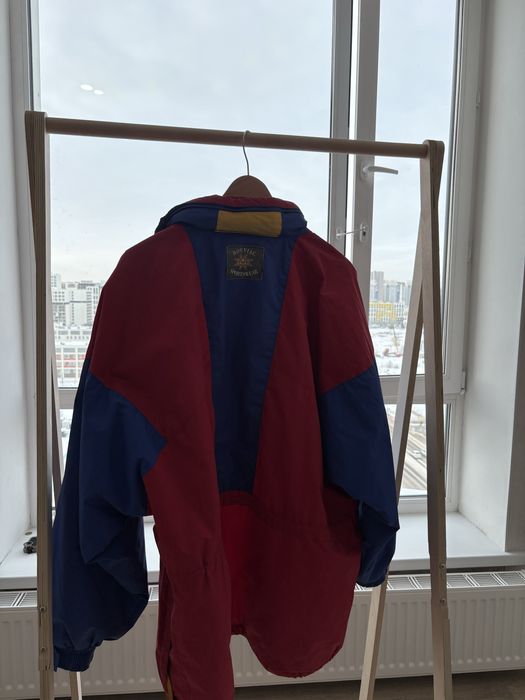 Куртка в стиле альпиниста