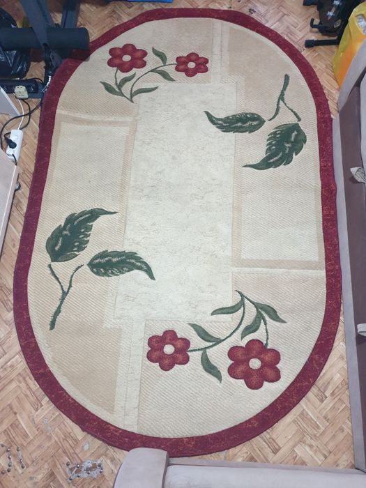 Продам ковёр в хорошем состоянии.