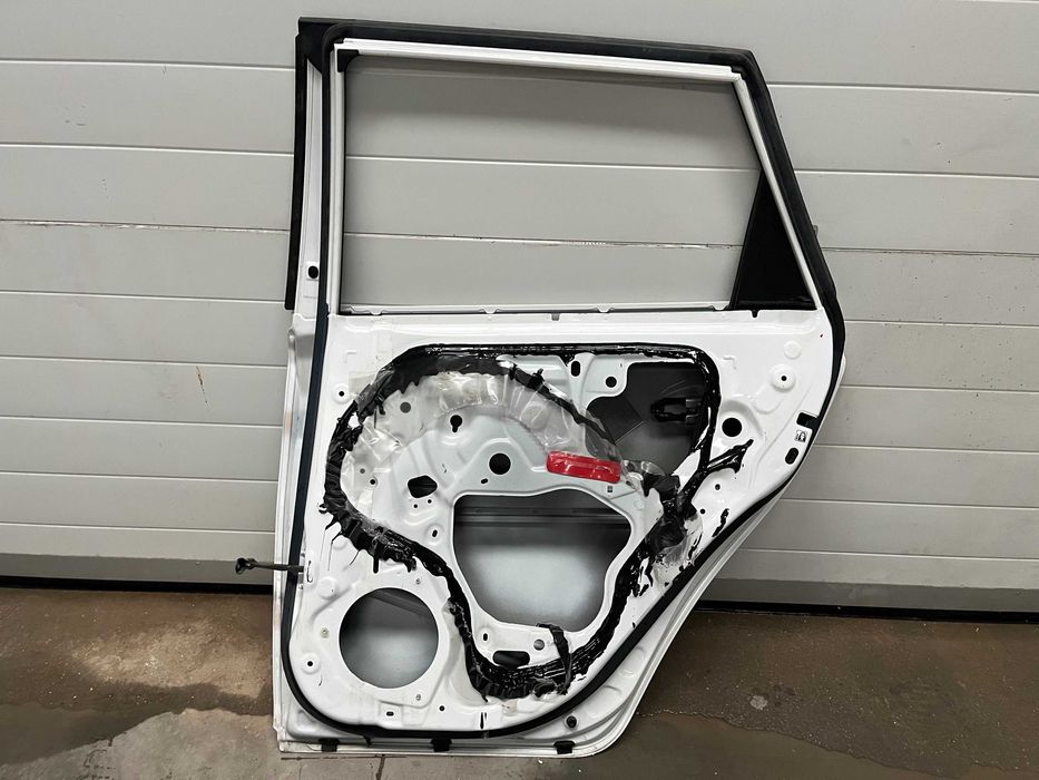 Задна дясна врата за Комби Toyota Auris 2013/2018