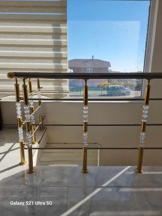 Алуминиеви и стъклени парапети