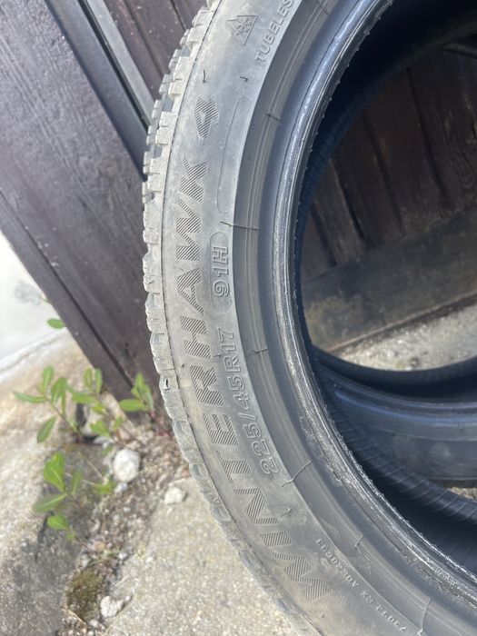 Зимни гуми - 225/45/17 , Firestone  , 8мм , Дот 2925 , на един сезон . Бартер за 205/55/17