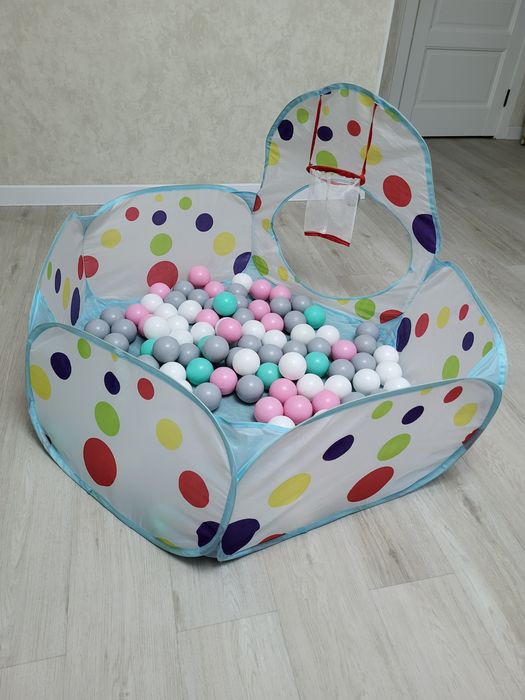 Сухой бассейн с шариками