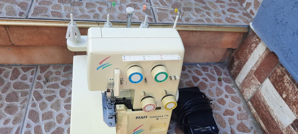 Оверлог Pfaff hobbylock 774