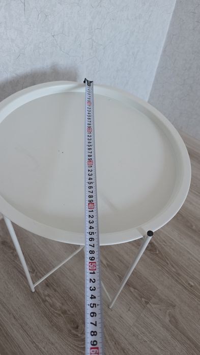 Стол со стульмя в отличном состояний