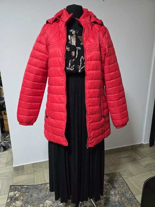 Fusta neagra plisata cu glitter, model cu talie elastica