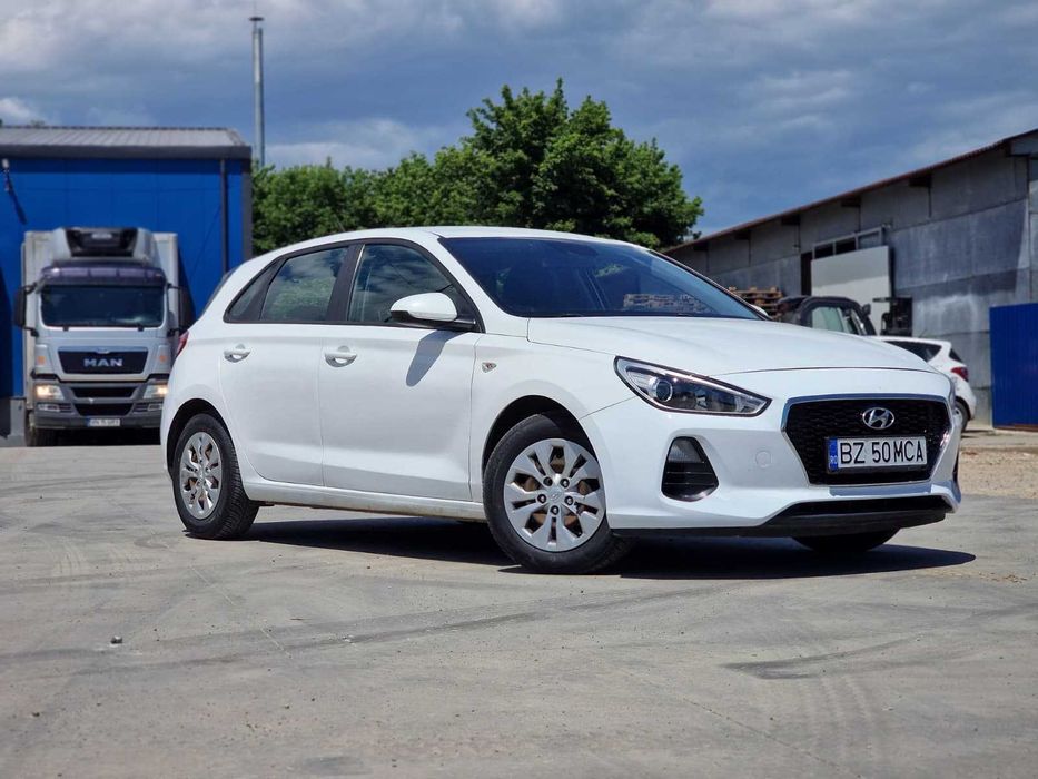 HYUNDAI i30