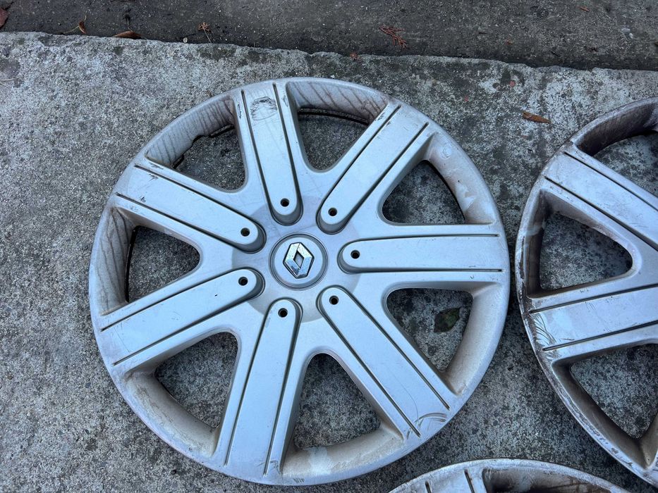 Продавам 3бр. ОРИГИНАЛНИ тасове/тас 16ки за Рено/Renault!