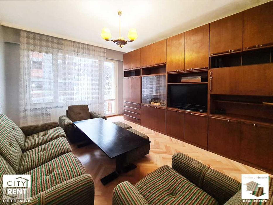 104987 Апартамент с три помещения, в широкия център на Велико Търново