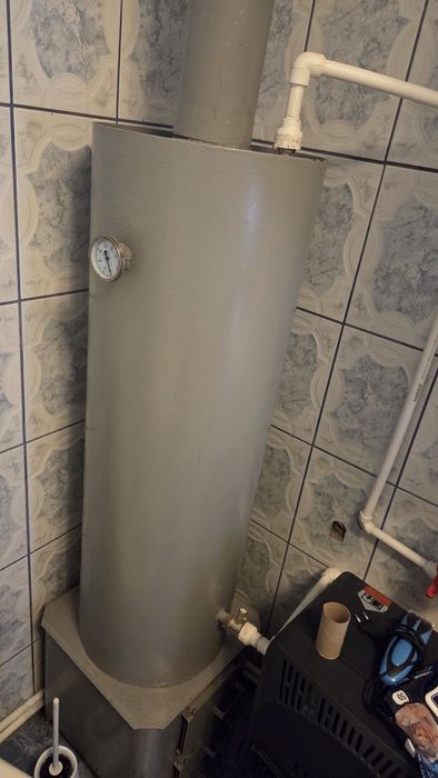 Vând boiler  pe lemne  din oțel inoxidabil  funcțional