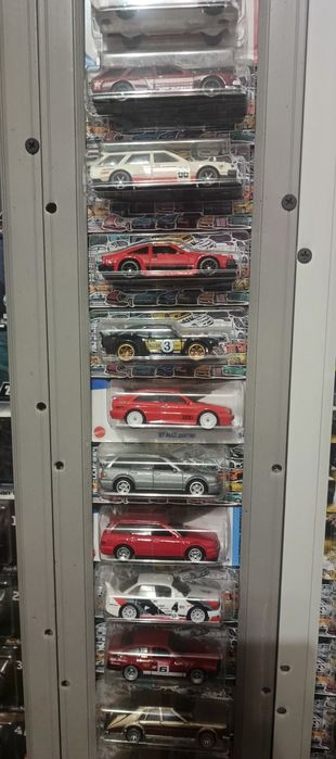 В продаже Hot wheels