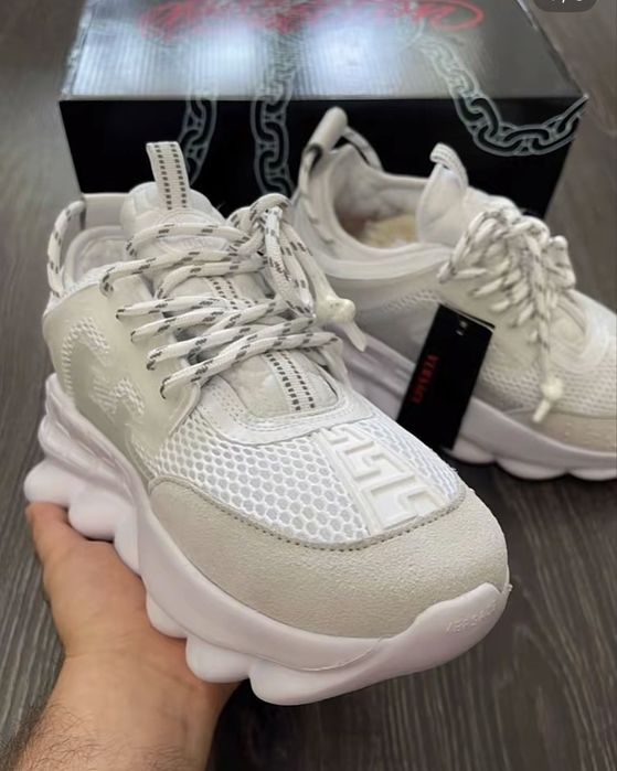 Versace chain reaction