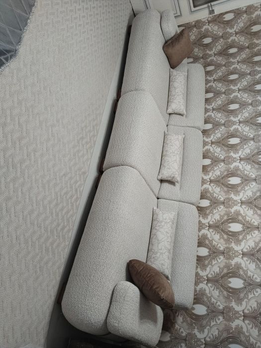 Диван с раздвижными спинками