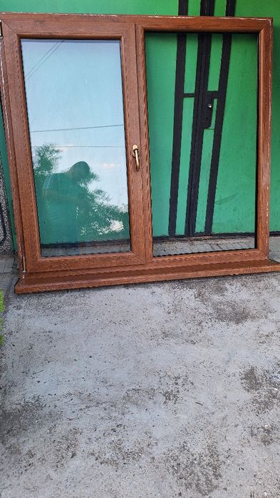 PVC дограма златен дъб