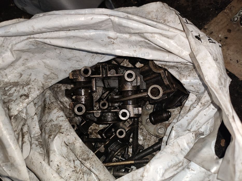 Продам запчасти на мерс 190