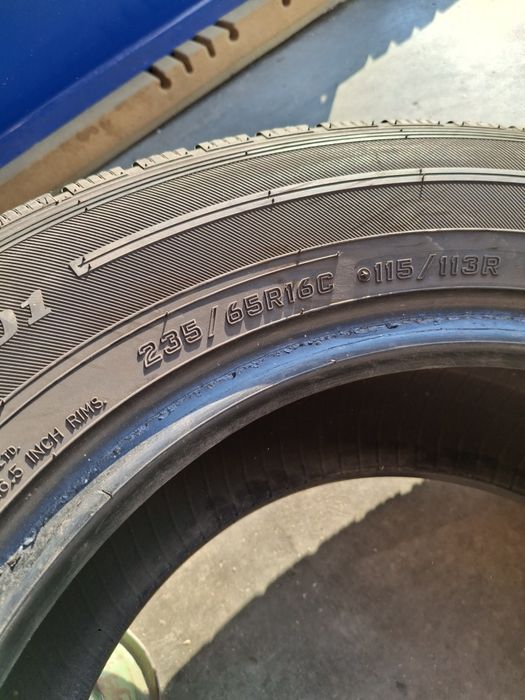2 Anvelope M+S 235 65 r16C  Falken