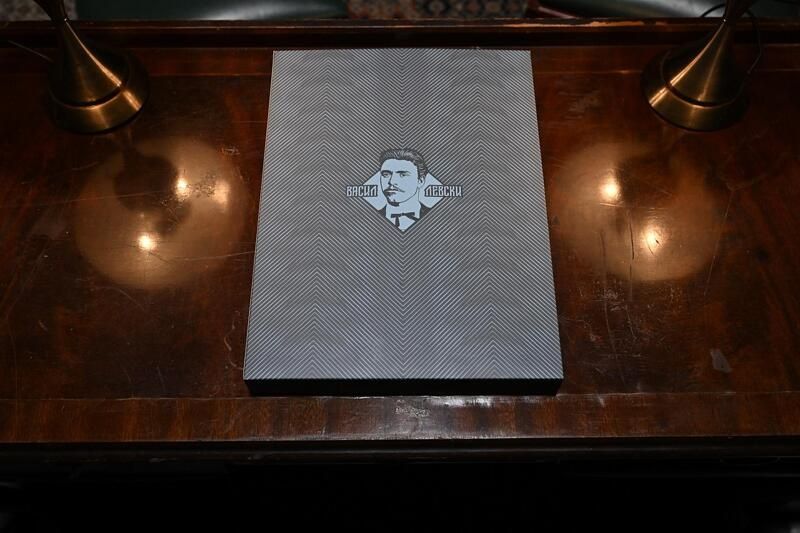 Лимитирана фланелка на Левски София, "Поклон, Апостоле!" - размер XL