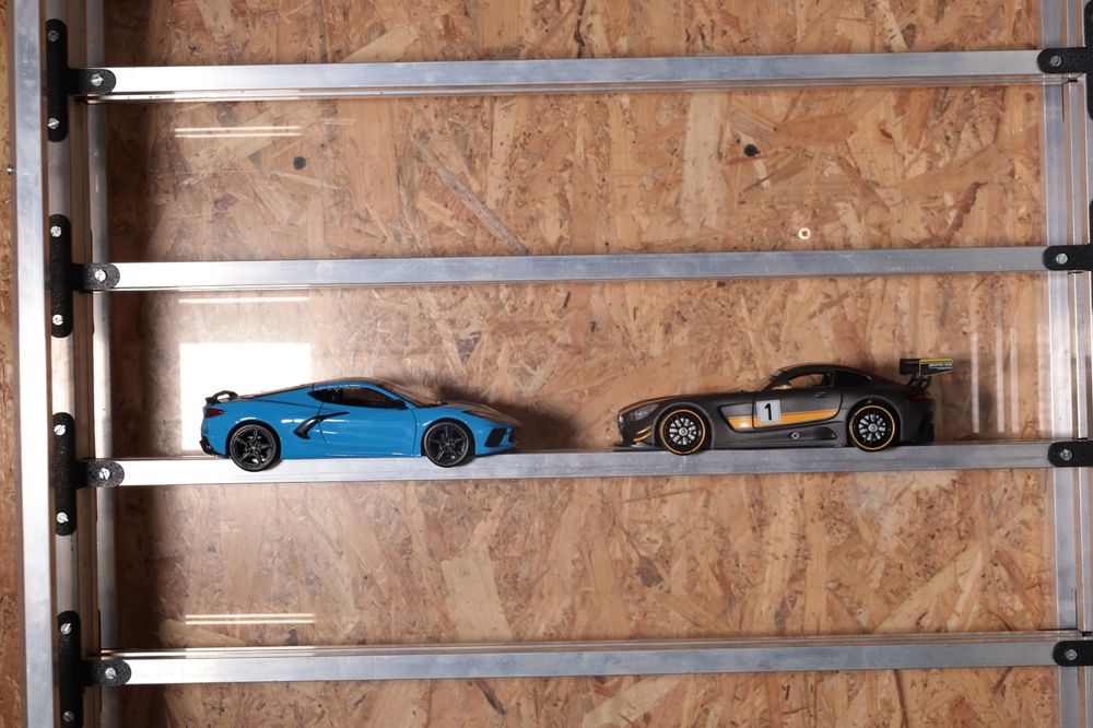 Vitrina de aluminiu machete auto 1:18/24