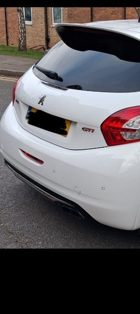 Peugeot 208 GTI 2015