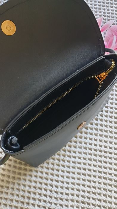 Сумка черная на плечо