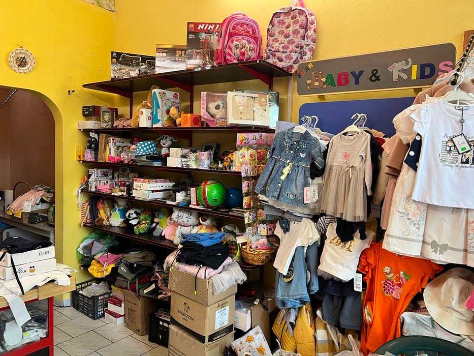 Продавам стелажи и щендер