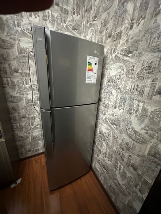 продаю холодильник