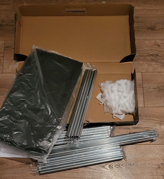 Stendere (10 buc) (suport pentru umerase) pentru haine.